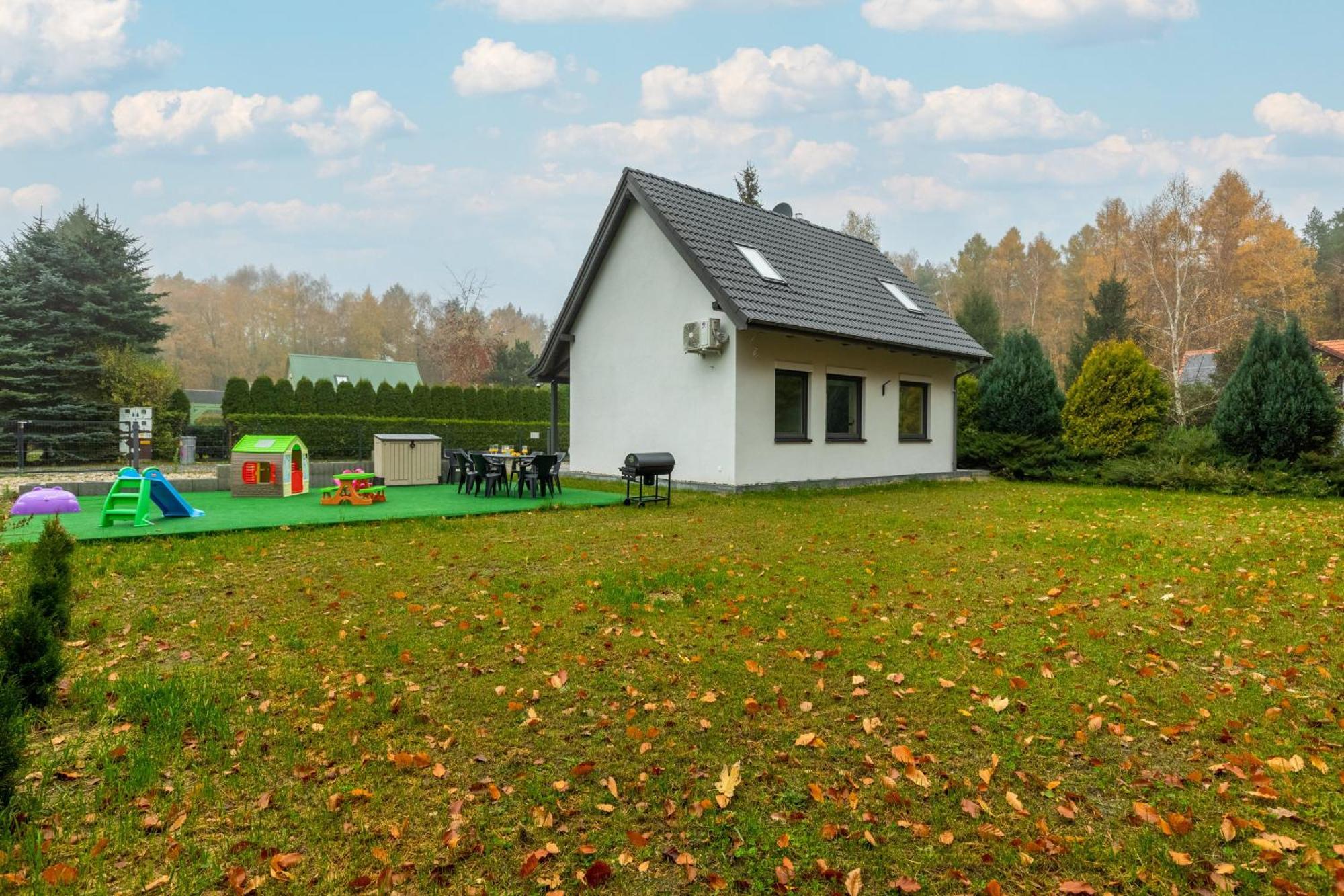 Dom Ostoya Wrzosowo - Ogrod, Plac Zabaw & Klimatyzacja By Noclegi Renters Radawka エクステリア 写真